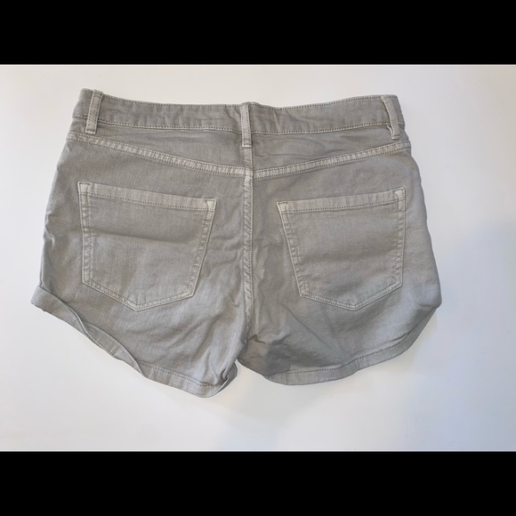 NWOT H&M Divided Gray Shorts Size 8 - Picture 2 of 6